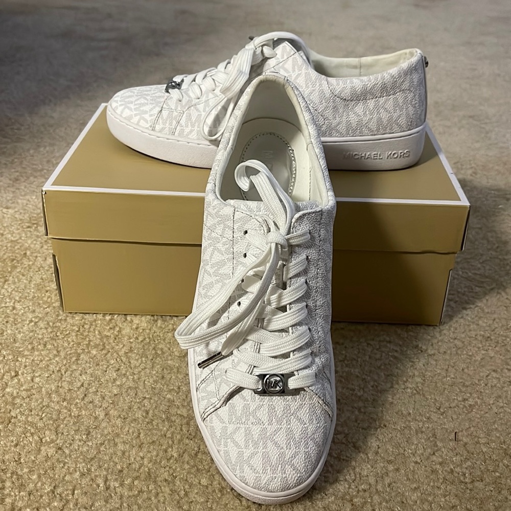 Like new Michael Kors Sneakers